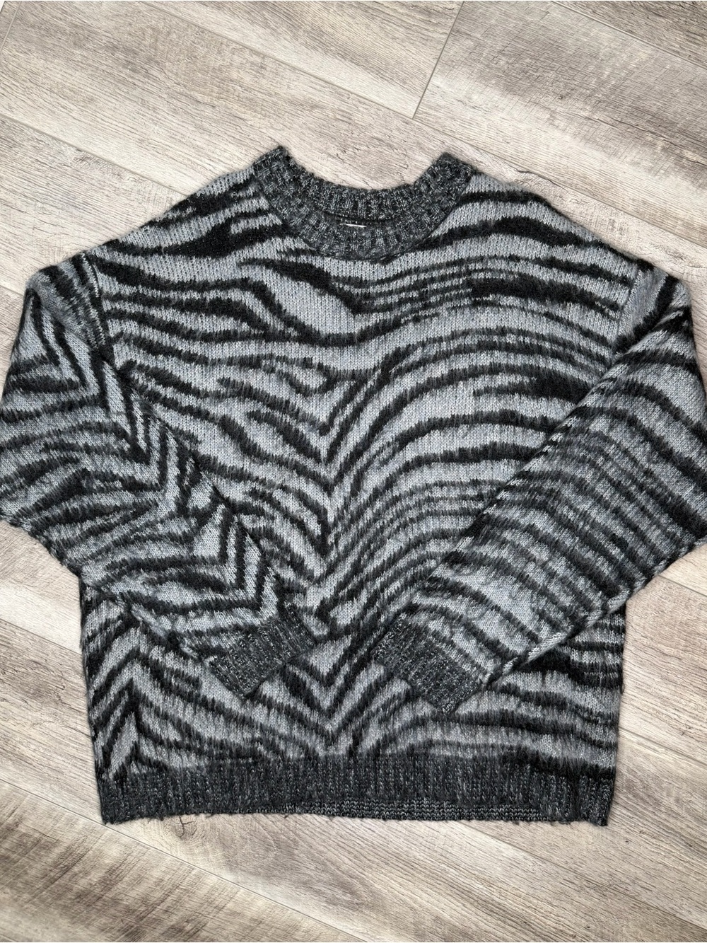 Topman Men's Zebra-Stripe Crewneck Sweater - Gray & Black